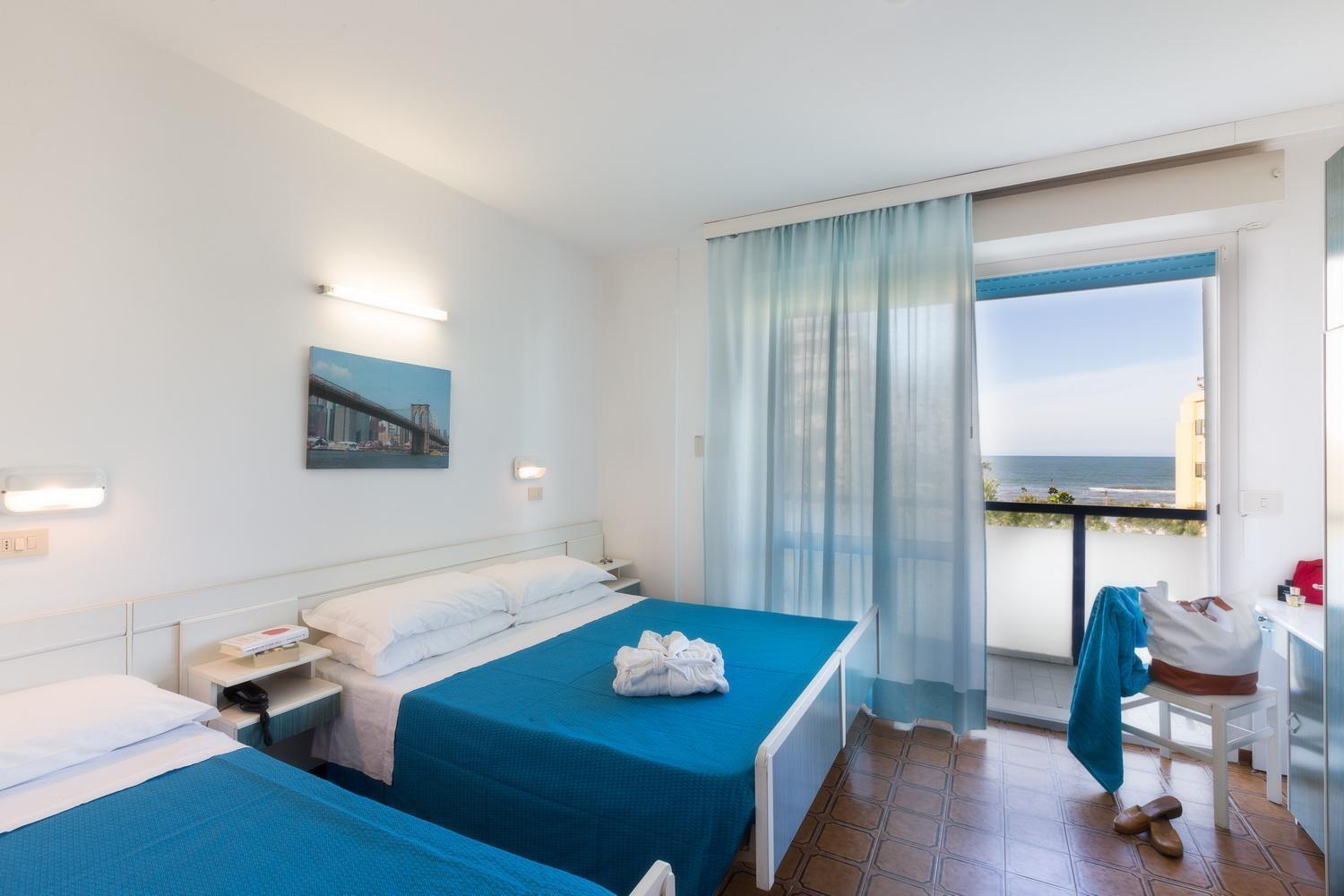 Hotel Taunus - Vista Mare Riccione Extérieur photo