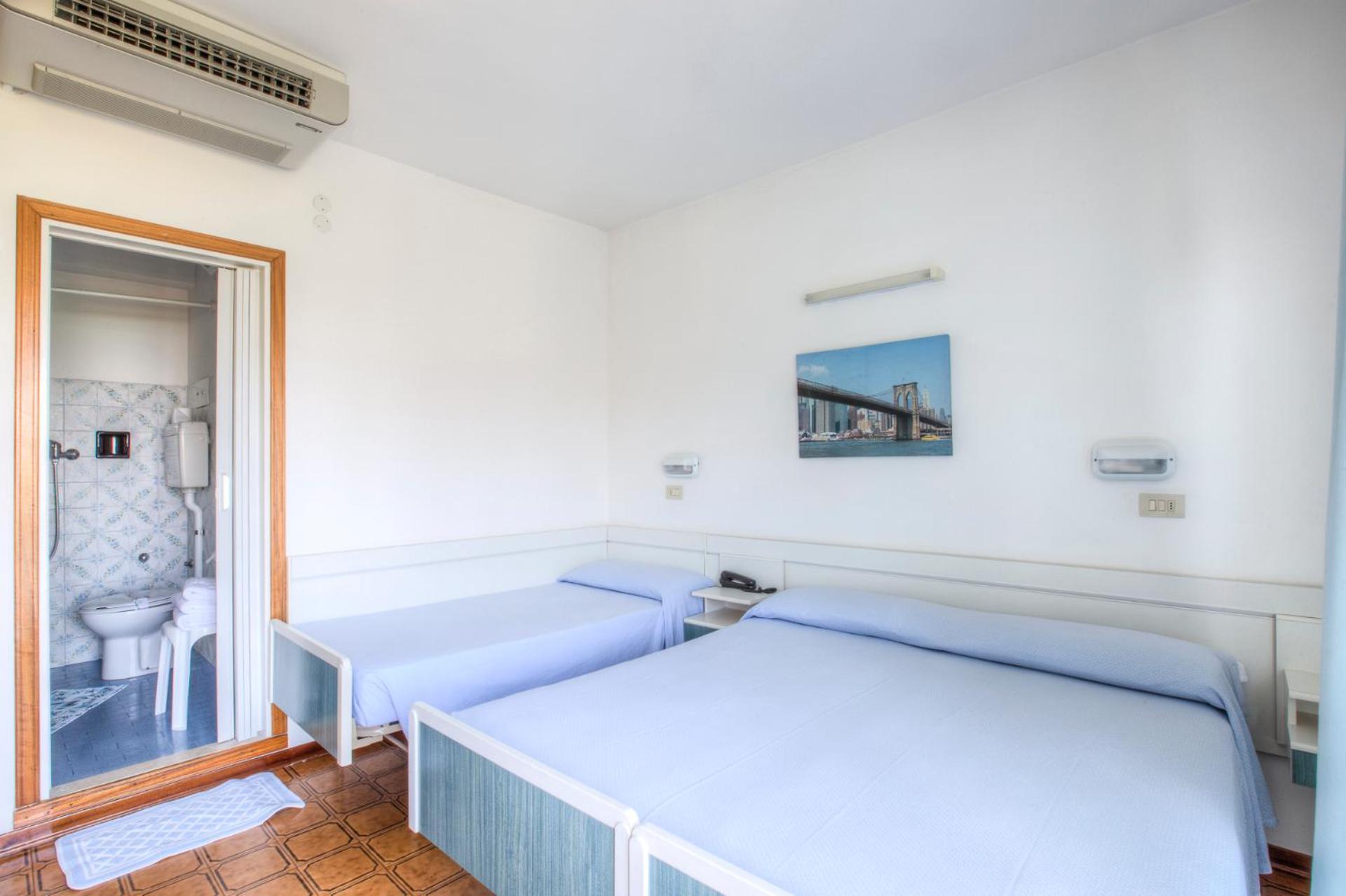 Hotel Taunus - Vista Mare Riccione Extérieur photo